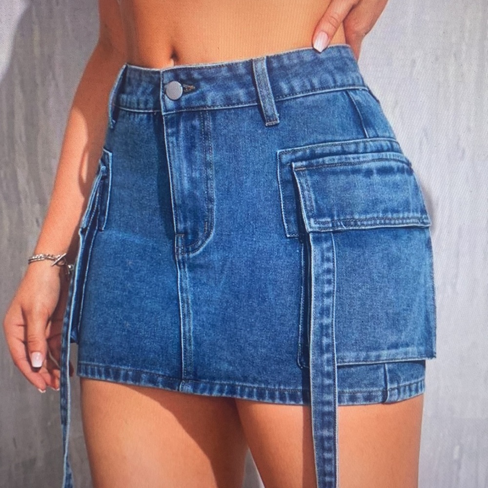 Stylish Denim Mini Skirt with Straps - Picture 4 of 4